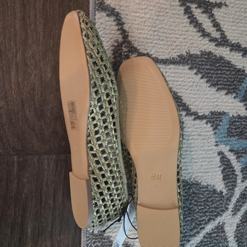 H&M Olive Woven Ballet Flats - Picture 4 of 4
